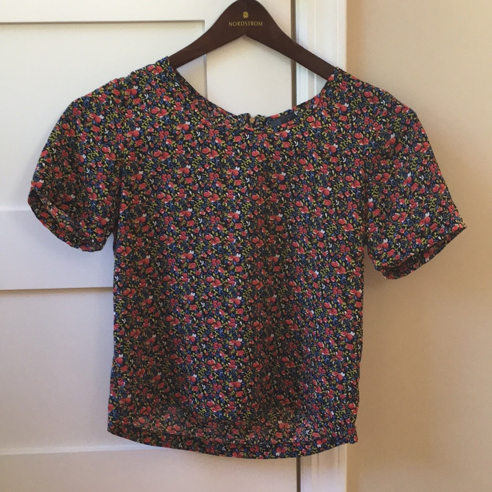 short sleeve floral top